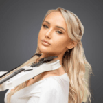 Jennie Carr Violinist Manoth Entertainment